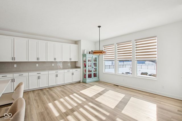 325 Middleton Circle, Westfield, IN 46074