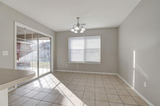 720 E Elder Lane, Mustang, OK 73064