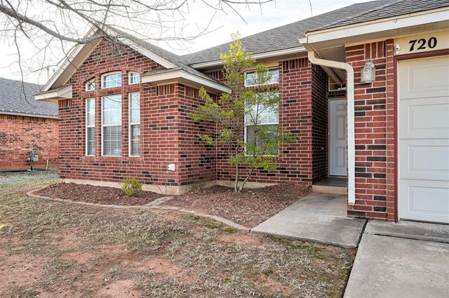 720 E Elder Lane, Mustang, OK 73064