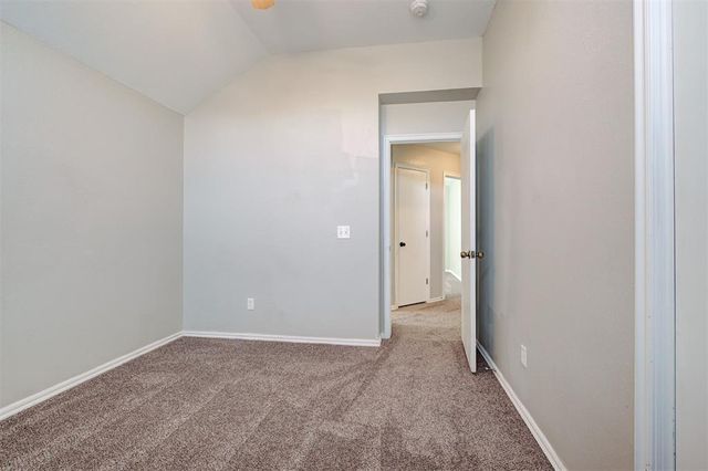 720 E Elder Lane, Mustang, OK 73064