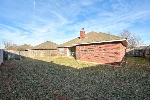 720 E Elder Lane, Mustang, OK 73064