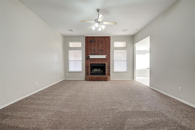 720 E Elder Lane, Mustang, OK 73064