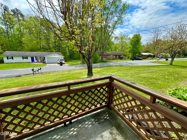 827 Murphy Dr Road, Sevierville, TN 37862