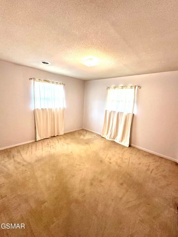 827 Murphy Dr Road, Sevierville, TN 37862