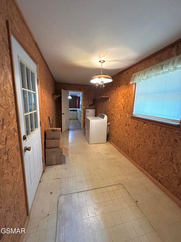 827 Murphy Dr Road, Sevierville, TN 37862