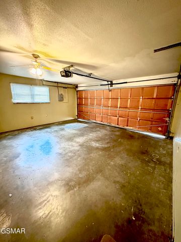 827 Murphy Dr Road, Sevierville, TN 37862