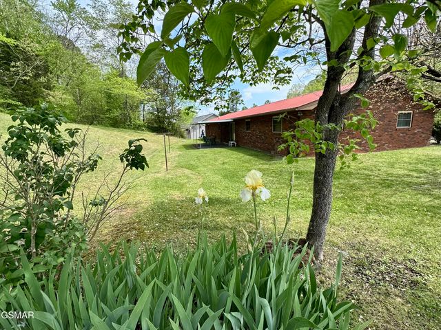 827 Murphy Dr Road, Sevierville, TN 37862