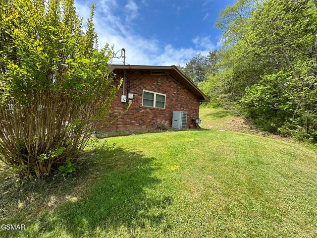 827 Murphy Dr Road, Sevierville, TN 37862