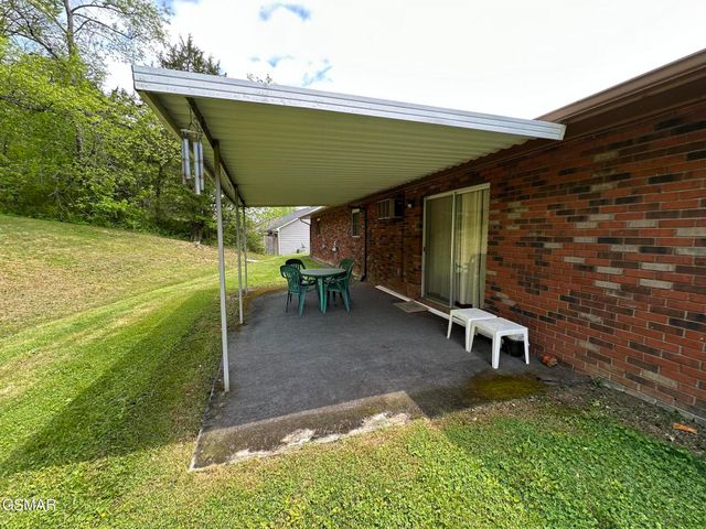 827 Murphy Dr Road, Sevierville, TN 37862