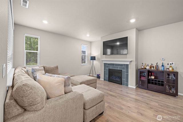 32898 Pine Avenue SE, Black Diamond, WA 98010