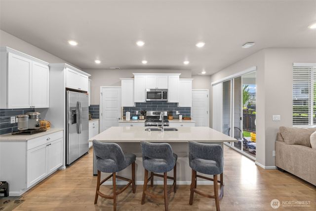 32898 Pine Avenue SE, Black Diamond, WA 98010