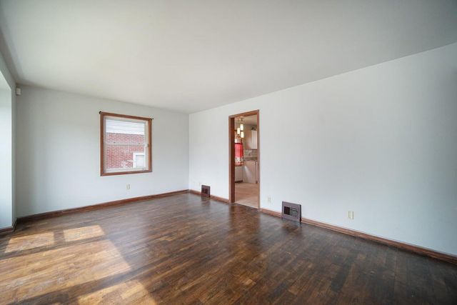 7230 Mclaughlin Avenue, Hammond, IN 46324