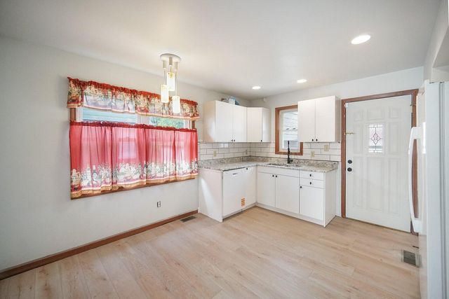 7230 Mclaughlin Avenue, Hammond, IN 46324