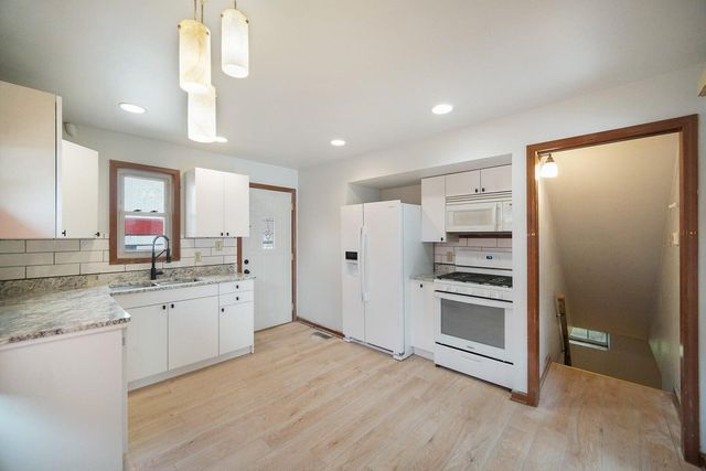 7230 Mclaughlin Avenue, Hammond, IN 46324