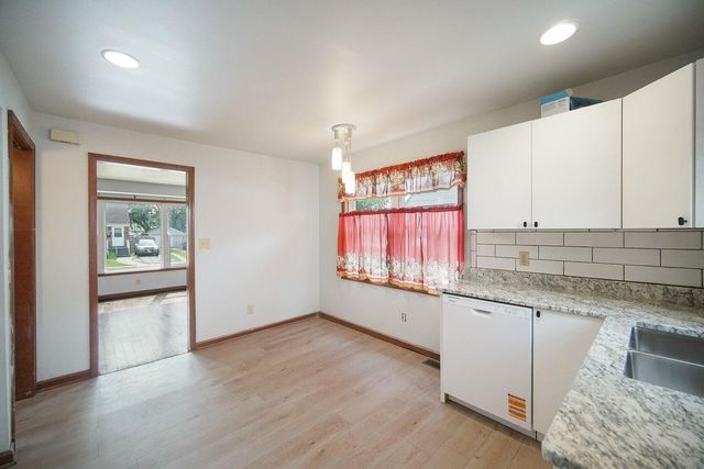 7230 Mclaughlin Avenue, Hammond, IN 46324