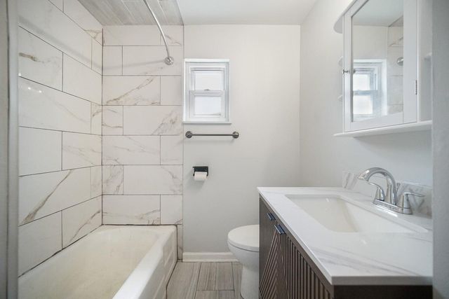 7230 Mclaughlin Avenue, Hammond, IN 46324