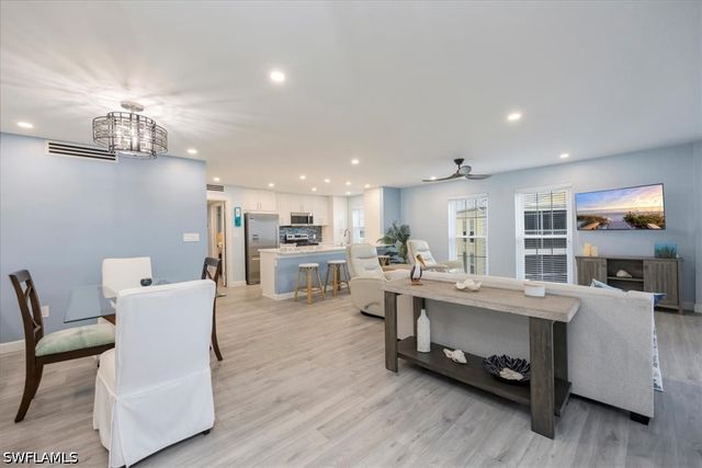 3483 Gulf Shore BLVD N 604, Naples, FL 34103