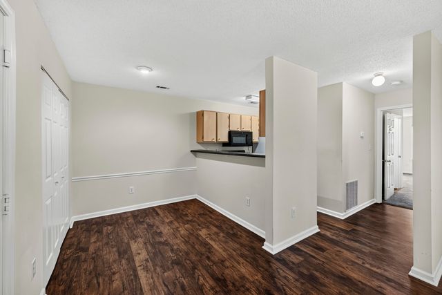 188 Midland Parkway 202, Summerville, SC 29485
