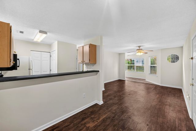 188 Midland Parkway 202, Summerville, SC 29485