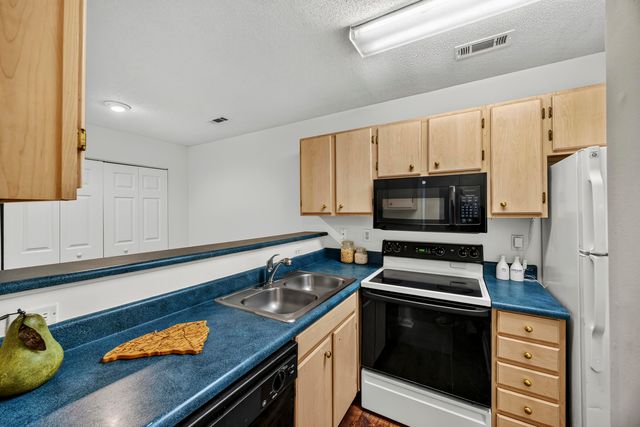 188 Midland Parkway 202, Summerville, SC 29485