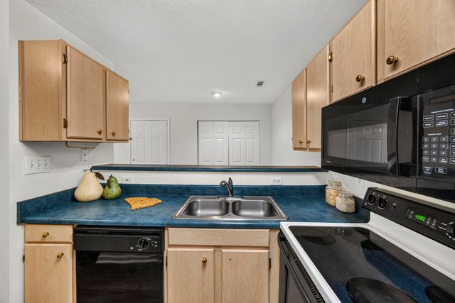 188 Midland Parkway 202, Summerville, SC 29485