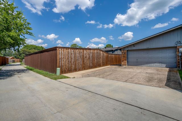 1846 Lewis Trail, Grand Prairie, TX 75052