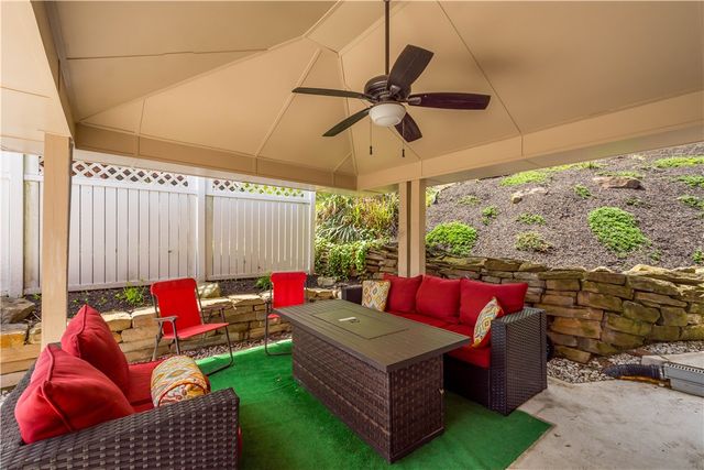 1122 Hillsview Ter, Green Tree, PA 15220