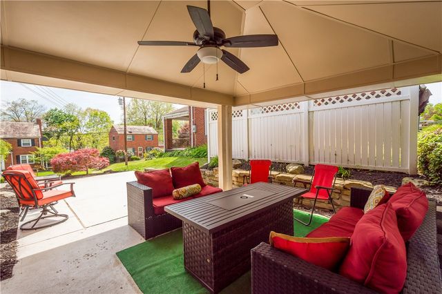 1122 Hillsview Ter, Green Tree, PA 15220