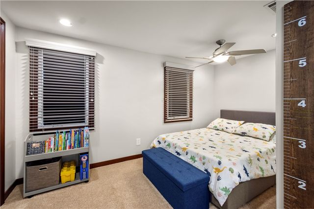 1122 Hillsview Ter, Green Tree, PA 15220