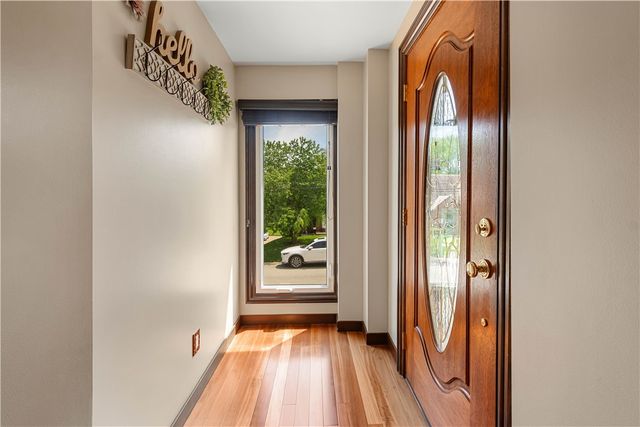 1122 Hillsview Ter, Green Tree, PA 15220