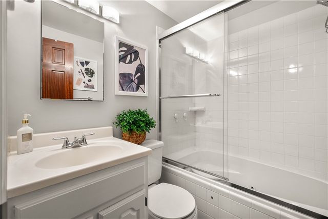 1122 Hillsview Ter, Green Tree, PA 15220