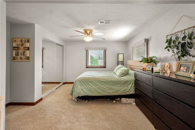 1122 Hillsview Ter, Green Tree, PA 15220