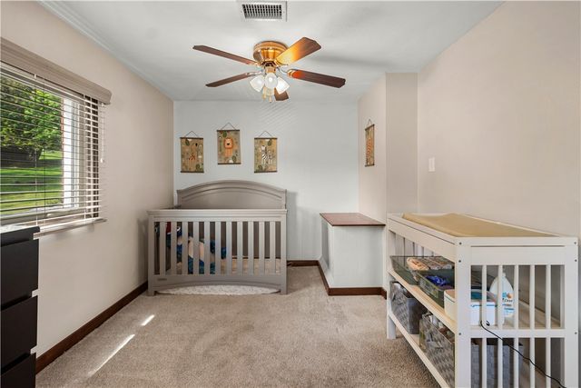 1122 Hillsview Ter, Green Tree, PA 15220