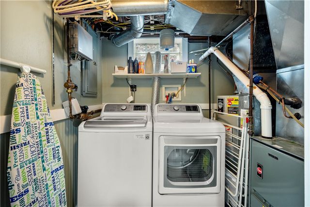 1122 Hillsview Ter, Green Tree, PA 15220