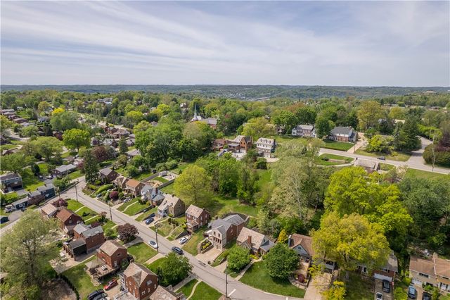 1122 Hillsview Ter, Green Tree, PA 15220