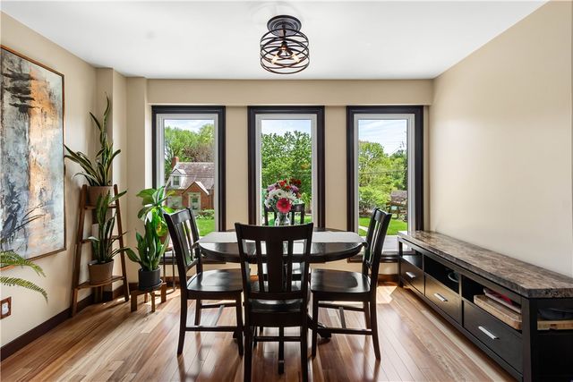 1122 Hillsview Ter, Green Tree, PA 15220