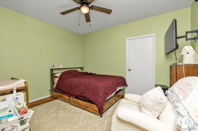 1118 W Broadway, Hewlett, NY 11557