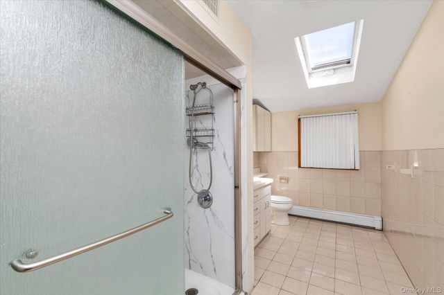 1118 W Broadway, Hewlett, NY 11557