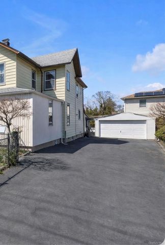 1118 W Broadway, Hewlett, NY 11557