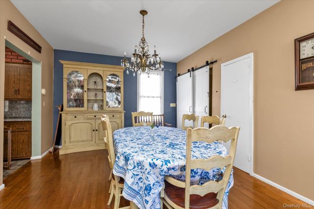 1118 W Broadway, Hewlett, NY 11557