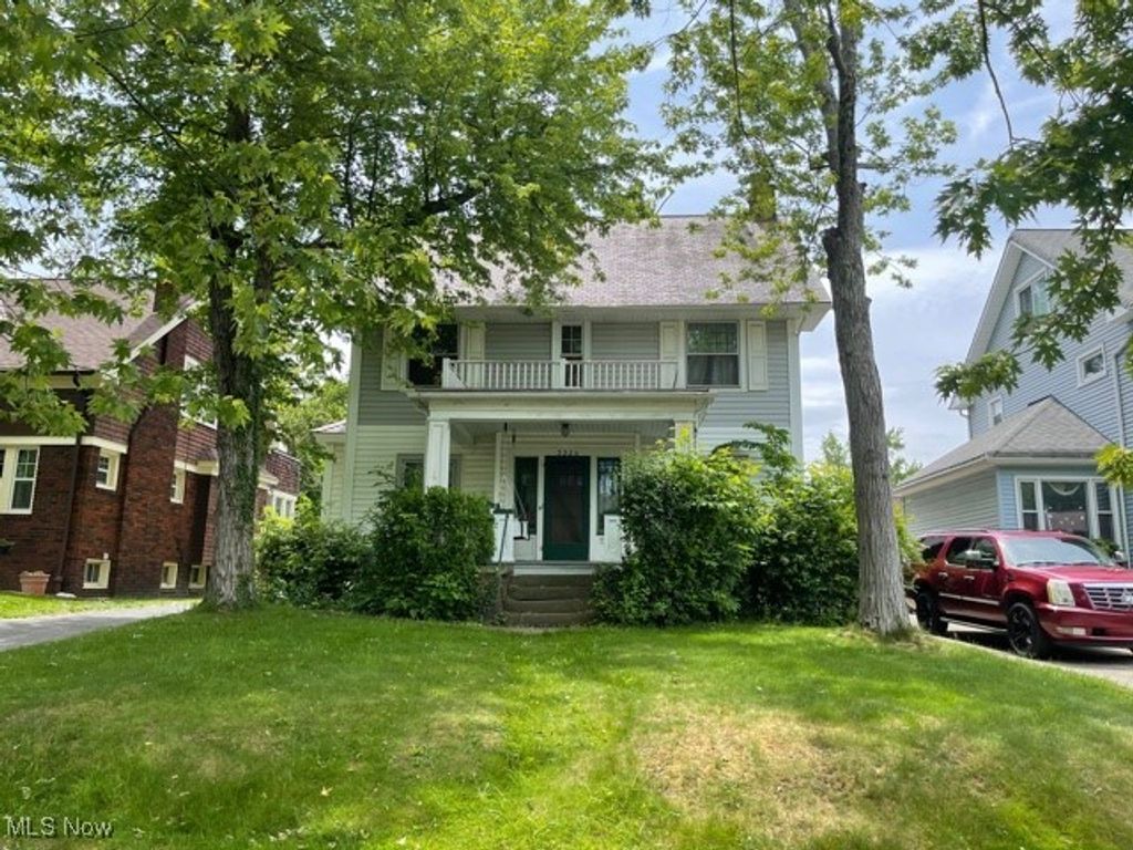 3326 Beechwood Avenue, Cleveland Heights, OH 44118