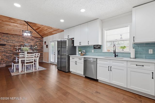 5684 MAVERICK Road, Middleburg, FL 32068