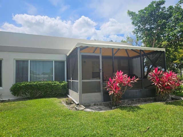 18999 Stewart Circle 8, Boca Raton, FL 33496