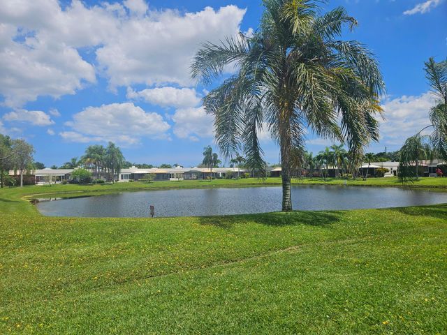 18999 Stewart Circle 8, Boca Raton, FL 33496