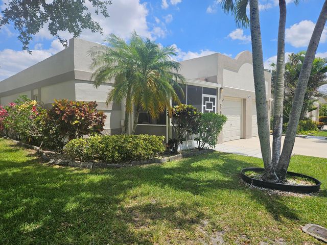18999 Stewart Circle 8, Boca Raton, FL 33496
