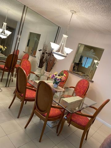 18999 Stewart Circle 8, Boca Raton, FL 33496