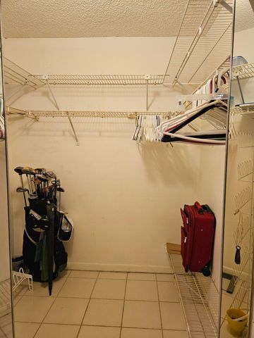 18999 Stewart Circle 8, Boca Raton, FL 33496