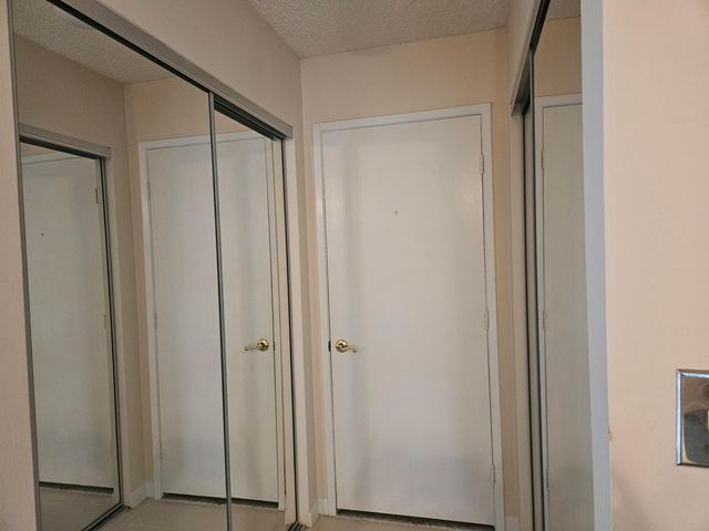 18999 Stewart Circle 8, Boca Raton, FL 33496