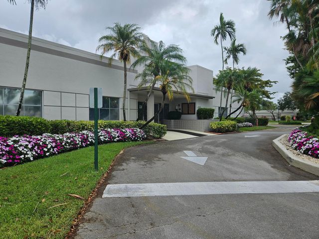 18999 Stewart Circle 8, Boca Raton, FL 33496