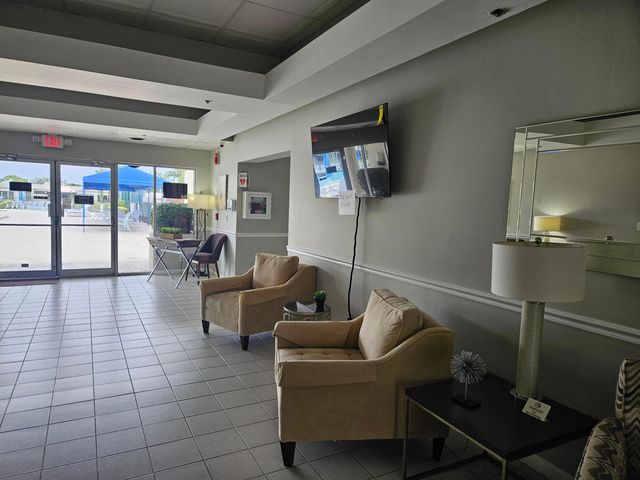 18999 Stewart Circle 8, Boca Raton, FL 33496